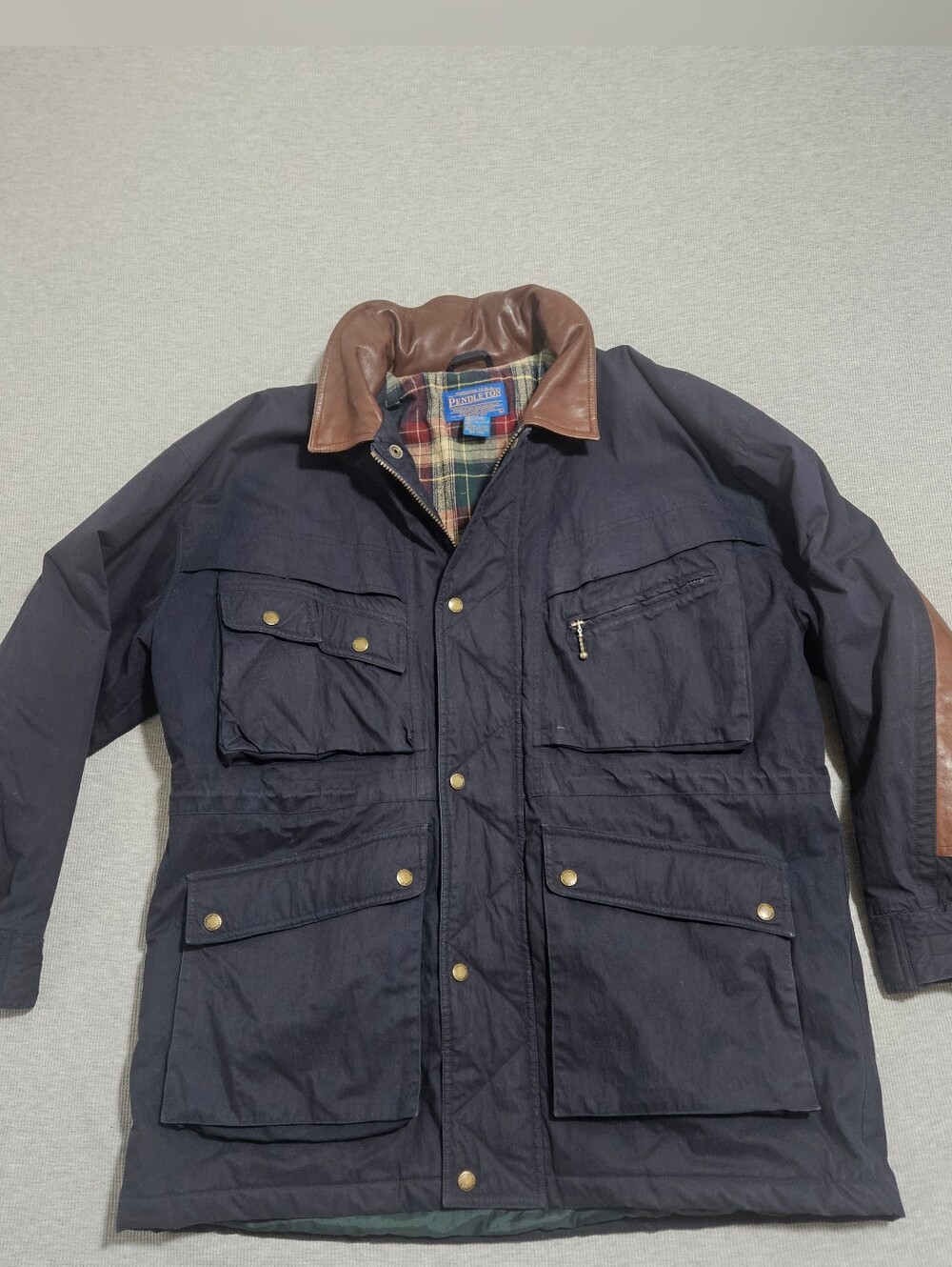 Pendleton navy blue jacket with brown leather collar and elbow patches Size L